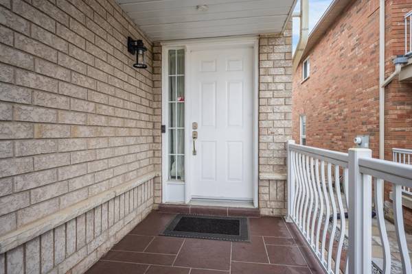 79 Porchlight RD, Brampton, ON L6X 4S1
