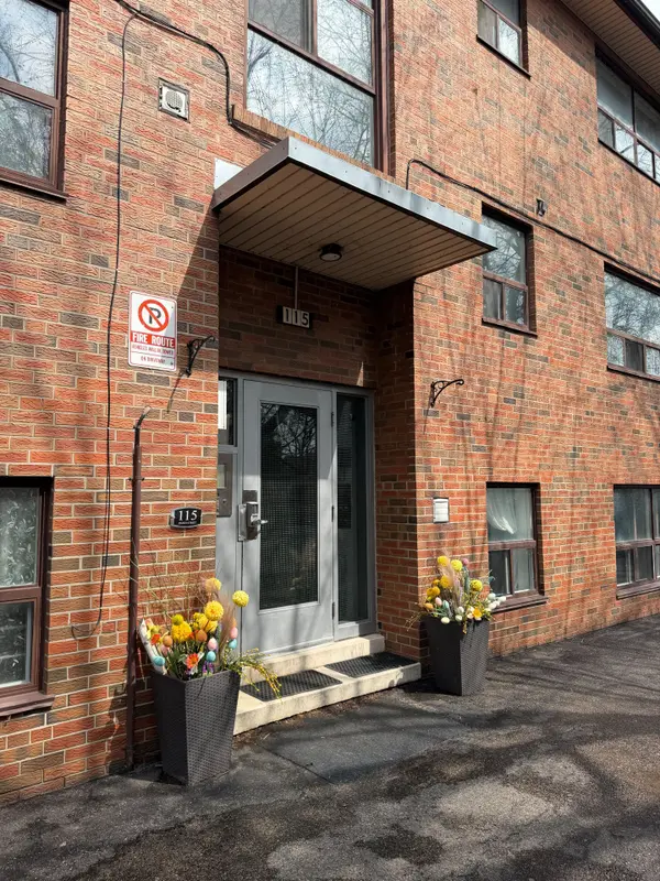 115 Eighth ST #2, Toronto W06, ON M8V 3C5