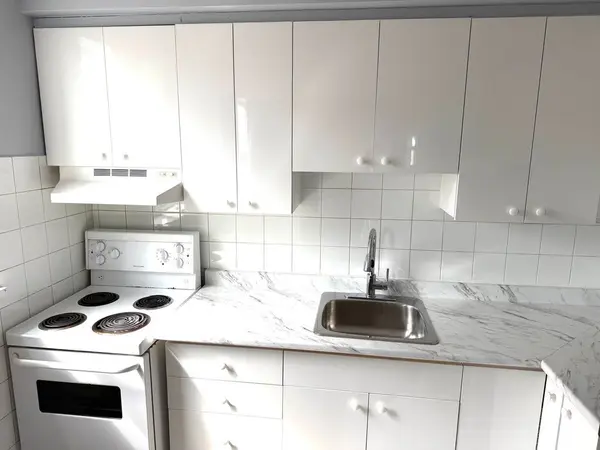 115 Eighth ST #2, Toronto W06, ON M8V 3C5