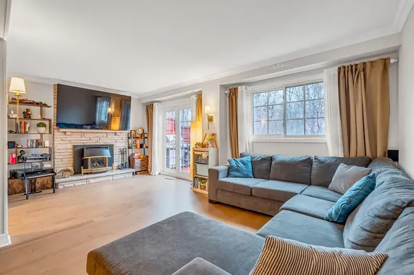 1205 Shagbark CRES, Mississauga, ON L5C 3N6