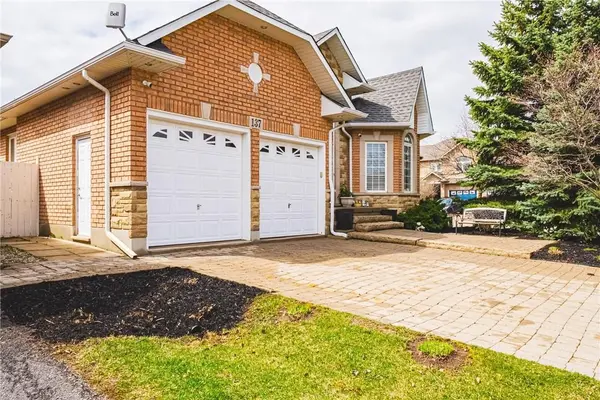 137 PINEHILL DR, Hamilton, ON L0R 1P0