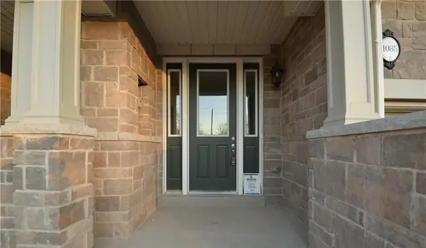 1085 Garner RD E, Hamilton, ON L9G 0G9