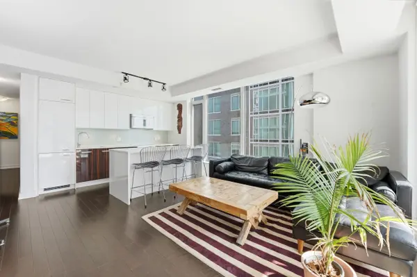 111 Champagne AVE S #401, Dows Lake - Civic Hospital And Area, ON K1S 5V3