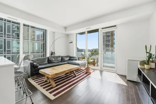 111 Champagne AVE S #401, Dows Lake - Civic Hospital And Area, ON K1S 5V3