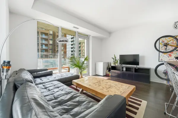 111 Champagne AVE S #401, Dows Lake - Civic Hospital And Area, ON K1S 5V3