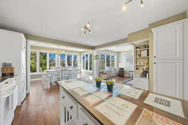 72 Martindale RD, St. Catharines, ON L2S 2Y3