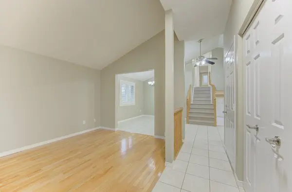 431 Lausanne CRES, Waterloo, ON N2T 2X6