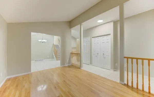 431 Lausanne CRES, Waterloo, ON N2T 2X6