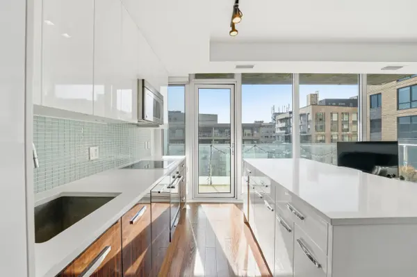 111 Champagne AVE S #1103, Dows Lake - Civic Hospital And Area, ON K1S 5V3