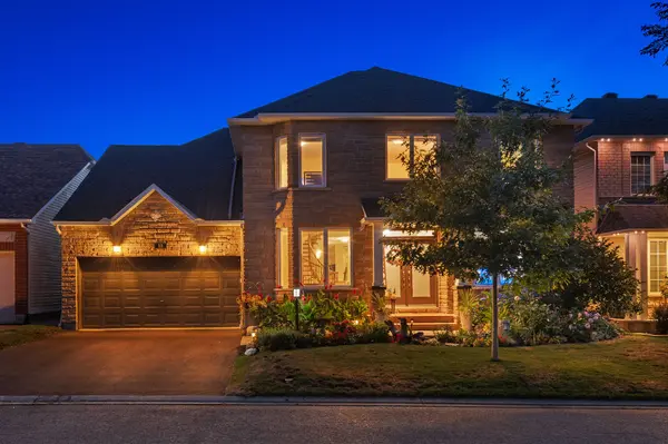 12 Greenpointe DR, Barrhaven, ON K2J 4T9