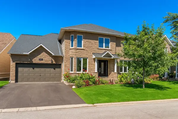 12 Greenpointe DR, Barrhaven, ON K2J 4T9