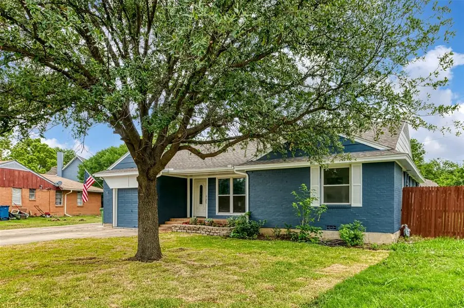 1413 Hill Street, Grapevine, TX 76051