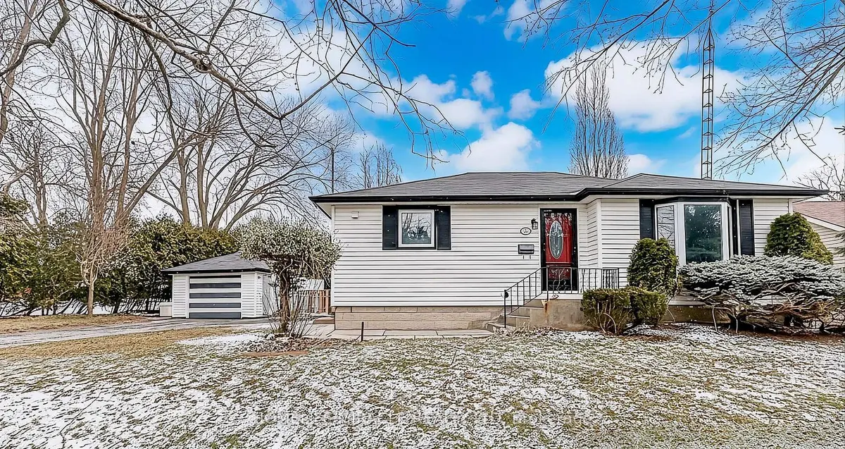 19 Herbert AVE #Main, Oshawa, ON L1G 3Y7