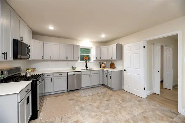 1413 Hill Street, Grapevine, TX 76051