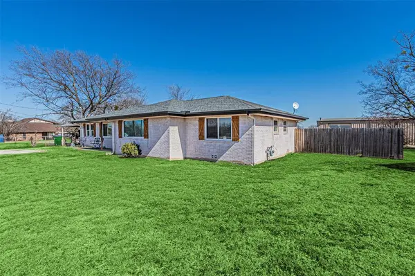 321 School House Road, Paradise, TX 76073