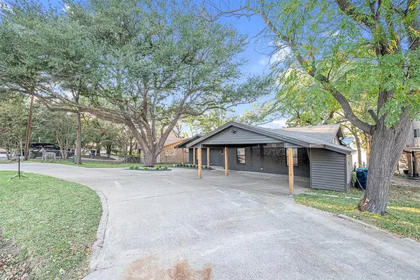 319 Admiral Drive, Gun Barrel City, TX 75156