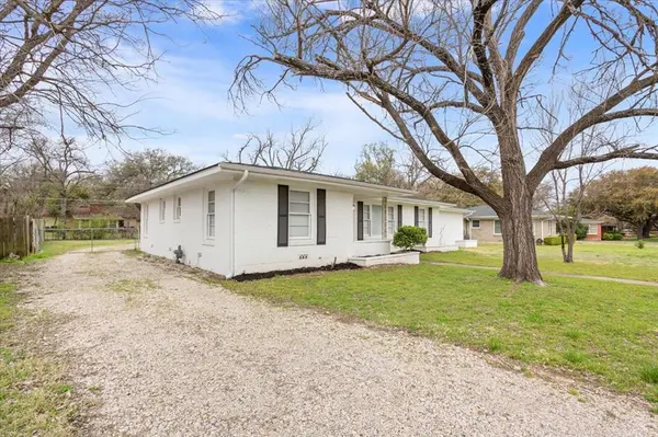 2416 Lake Air Drive, Waco, TX 76710