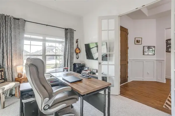 517 Ramon Street, Burleson, TX 76028