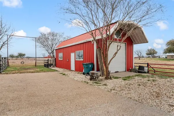 1840 Val Verde Road, Mcgregor, TX 76657