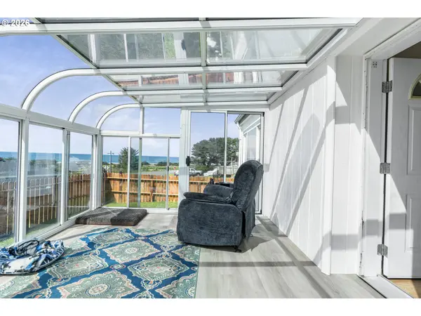 94033 DOYLE POINT RD, Gold Beach, OR 97444