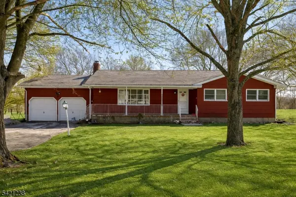 74 Maple Ln, Hardwick Twp., NJ 07825