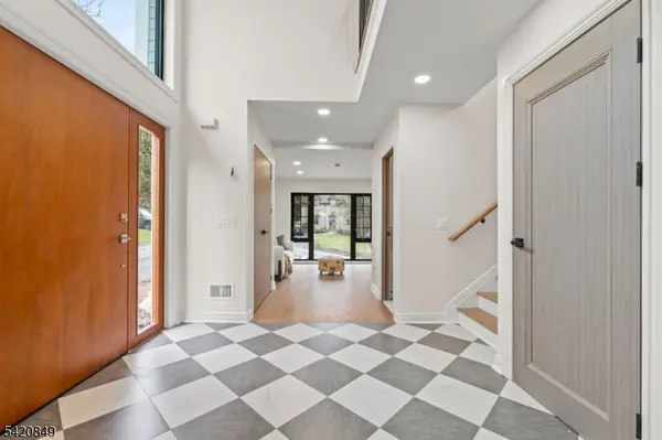 84 Maple St, Millburn Twp., NJ 07041