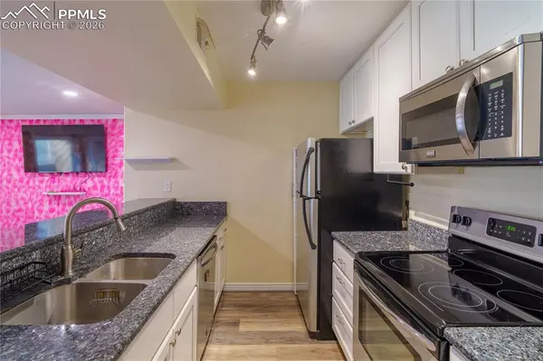 935 Saturn DR #215, Colorado Springs, CO 80905