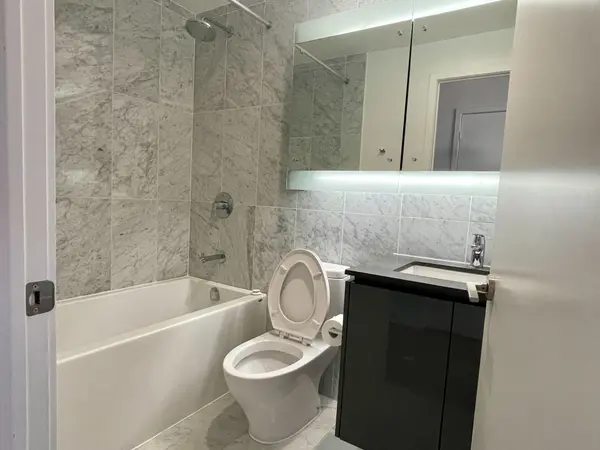 117 McMahon DR #SPH 10, Toronto C15, ON M2K 2X9