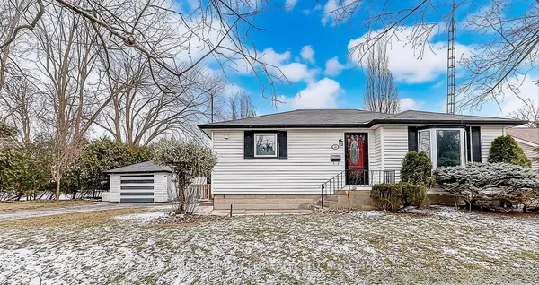19 Herbert AVE #Main, Oshawa, ON L1G 3Y7