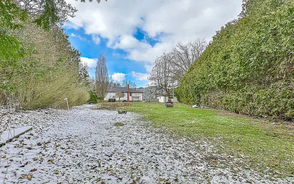 19 Herbert AVE #Main, Oshawa, ON L1G 3Y7