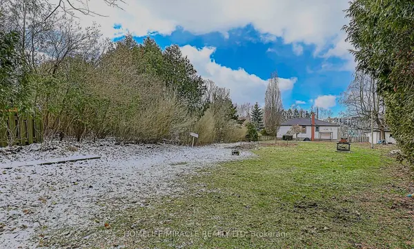 19 Herbert AVE #Main, Oshawa, ON L1G 3Y7