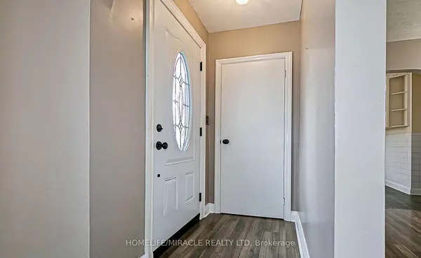 19 Herbert AVE #Main, Oshawa, ON L1G 3Y7