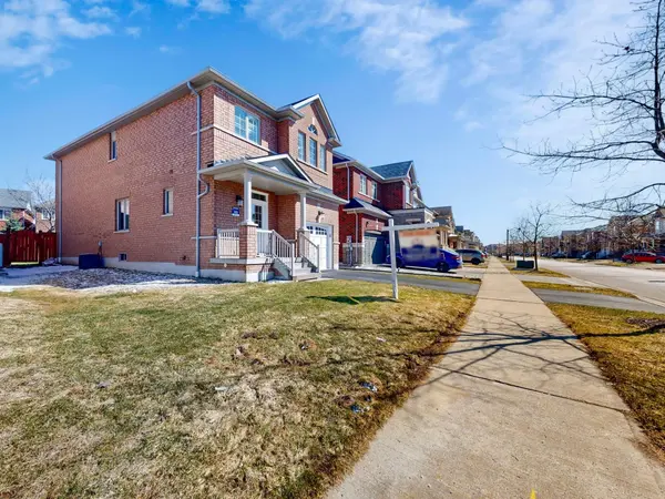 98 Wilf Morden RD, Whitchurch-stouffville, ON L4A 0K1