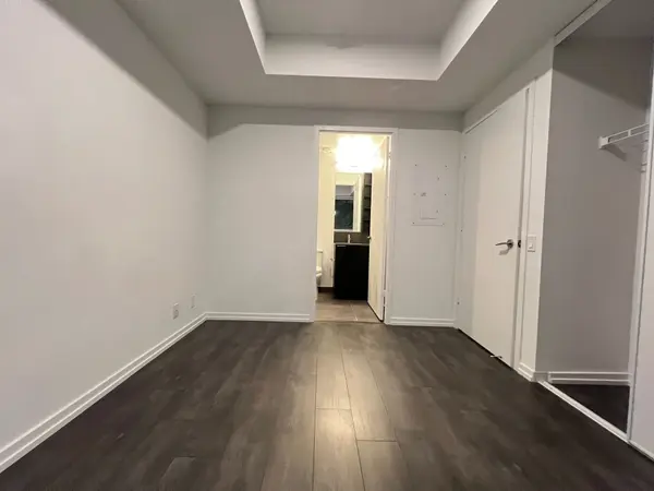 1000 Portage Pkwy #4211, Vaughan, ON L4K 0L1