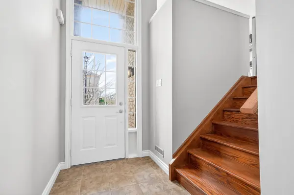 5090 Fairview ST #4, Burlington, ON L7L 7H5