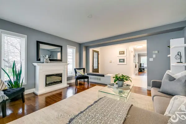 368 Kittridge RD, Oakville, ON L6H 7K6