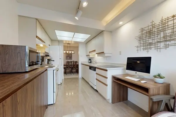 20 Cherrytree DR #211, Brampton, ON L6Y 3V1