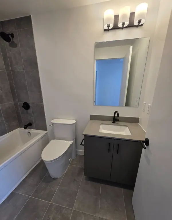 4878 Powers Common #335, Burlington, ON L7M 2B4