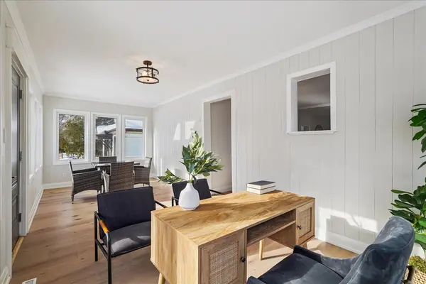 135 DEANE AVE, Oakville, ON L6K 1N2