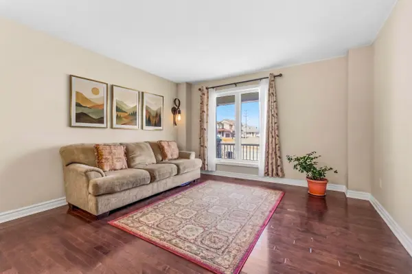 400 Nestleton ST, Orleans - Cumberland And Area, ON K4A 0W2