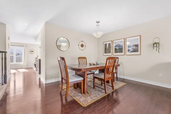 400 Nestleton ST, Orleans - Cumberland And Area, ON K4A 0W2