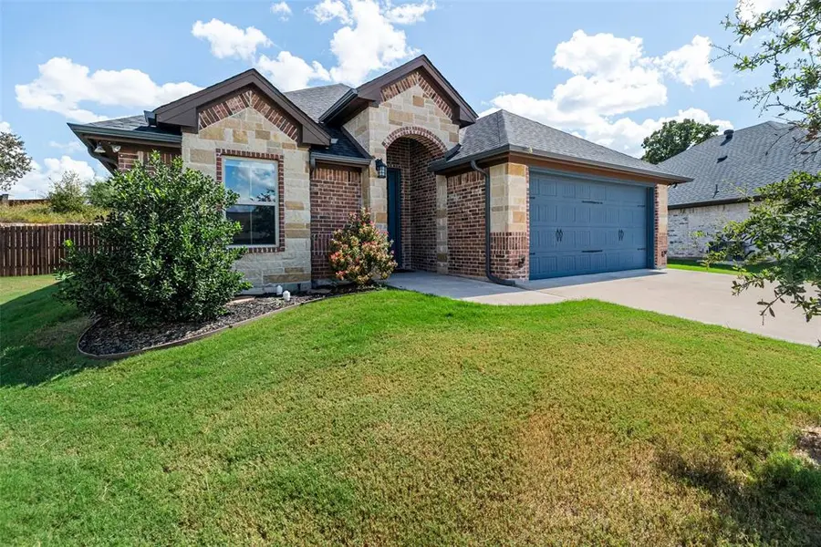 229 Jacinth Lane, Granbury, TX 76049