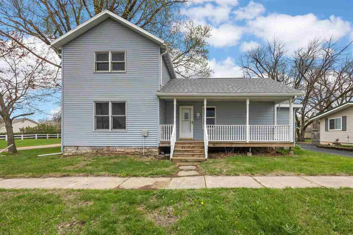 1000 Stinocher St, Solon, IA 52333