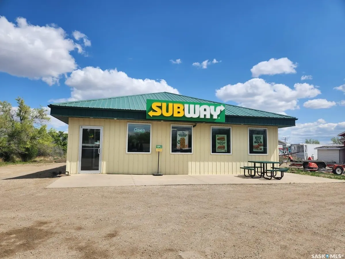 115 21 HIGHWAY N, Leader, SK S0N 1H0