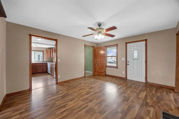 1000 Stinocher St, Solon, IA 52333