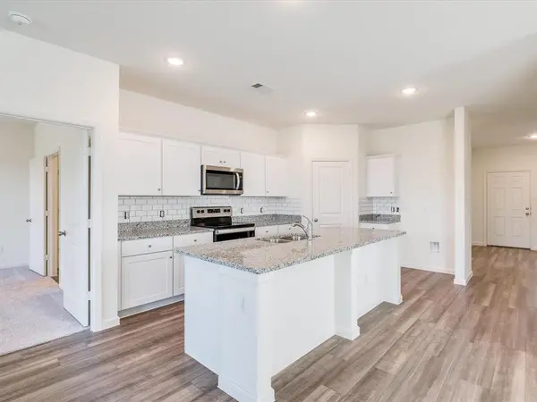 1553 Shadow Hawk, Fort Worth, TX 76052