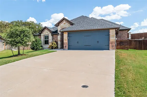 229 Jacinth Lane, Granbury, TX 76049