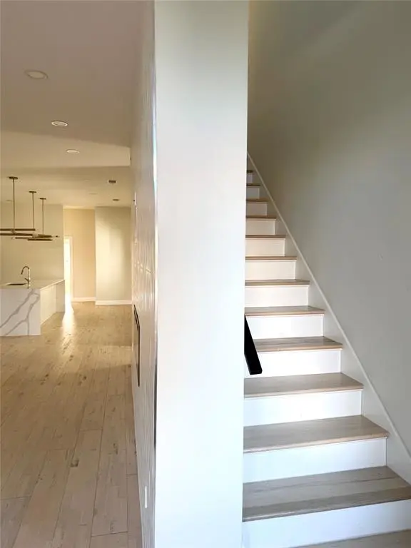 2419 Crossman Avenue, Dallas, TX 75212