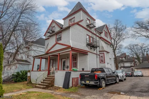 31 Chestnut St, East Orange City, NJ 07018