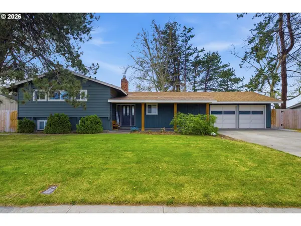 825 W RIDGEWAY AVE, Hermiston, OR 97838